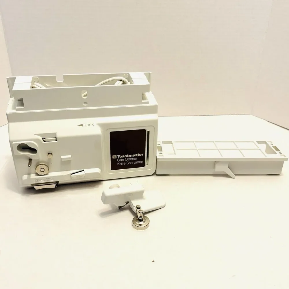 New Toastmaster Under Cabinet Electric Can Opener w/Knife Sharpener Model 2209